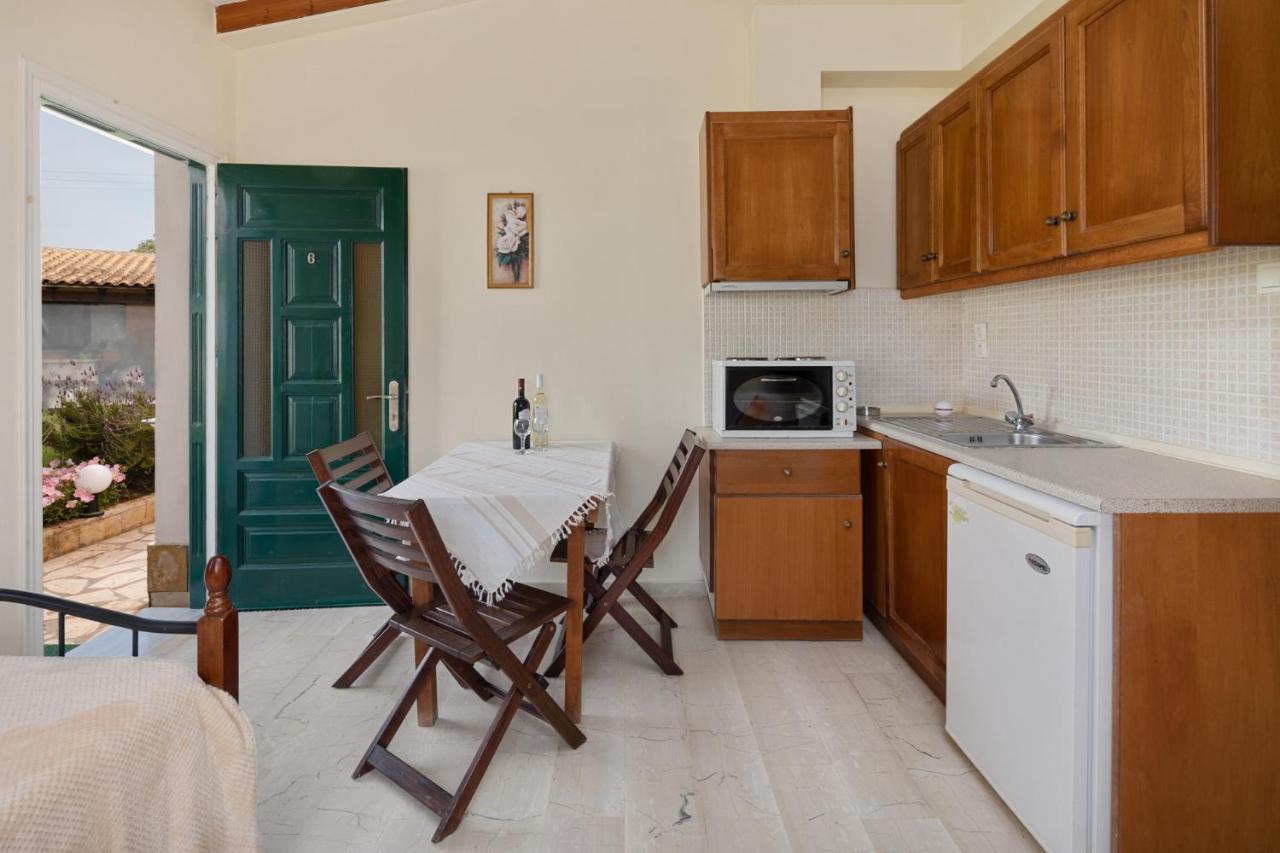 Gerasimo'S Apartments Marathiász Kültér fotó